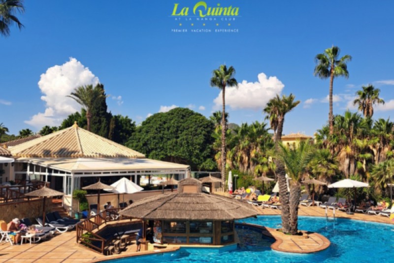 Dive Into Winter Bliss at La Quinta Club’s Heated Outdoor Pool!